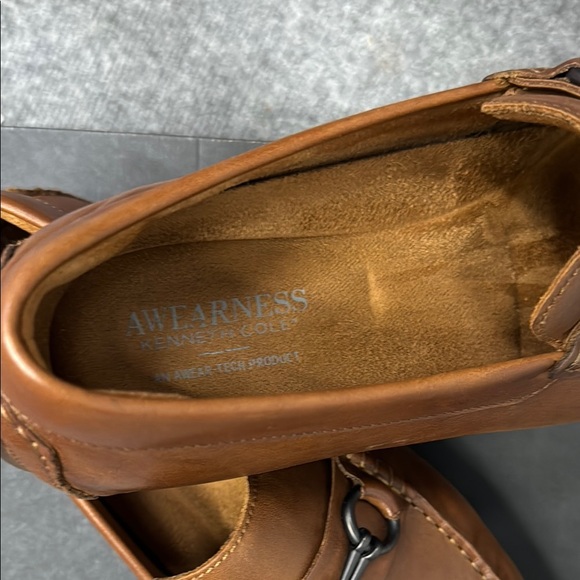 Kenneth Cole Leather Driving Moccasins with Chain Bit Detail - Picture 7 of 8